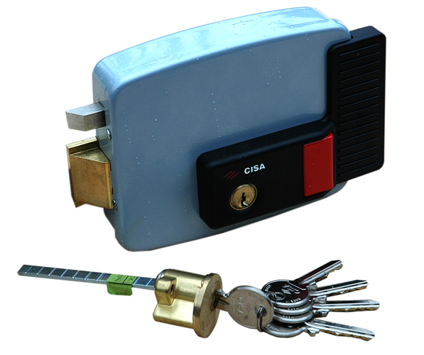 Замок Cisa 11630 электромеханический правый